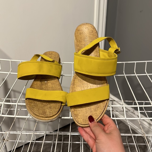 Yellow Thick Strap Sling Back Sandals - Picture 3 of 5